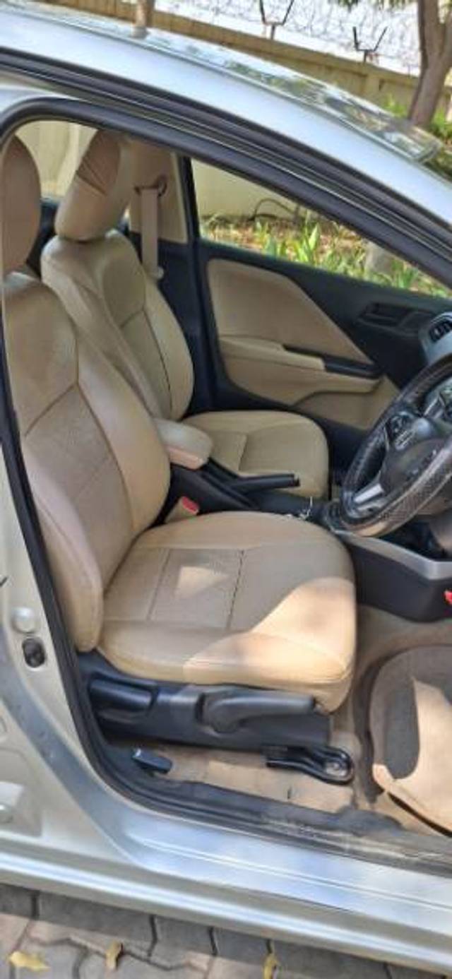 https://images10.gaadi.com/usedgaadi-sellcar/UsedCar/e521abd3a/1626eae7-8437-40ca-b386-f59859f8aa2d.jpg?imwidth=6401