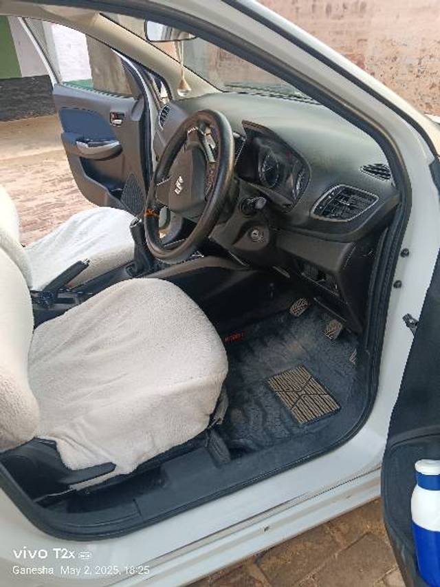 https://images10.gaadi.com/usedgaadi-sellcar/UsedCar/e521dc22a/d2e90410-a365-44a2-a8e4-4ce05c7b42d9.jpg?imwidth=6401