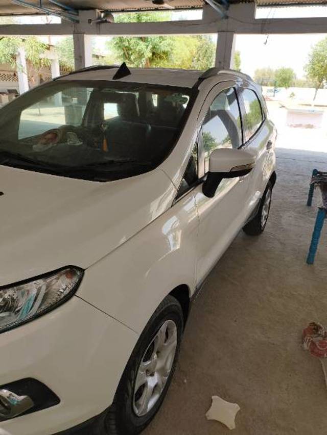 https://images10.gaadi.com/usedgaadi-sellcar/UsedCar/e5234054a/593e2c1b-7936-46ae-abbe-21e61c8e1433.jpg?imwidth=6400