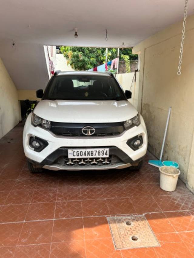 https://images10.gaadi.com/usedgaadi-sellcar/UsedCar/e5236625a/2f1a5df9-4b95-4a46-903d-3f827e10026b.jpeg?imwidth=6400