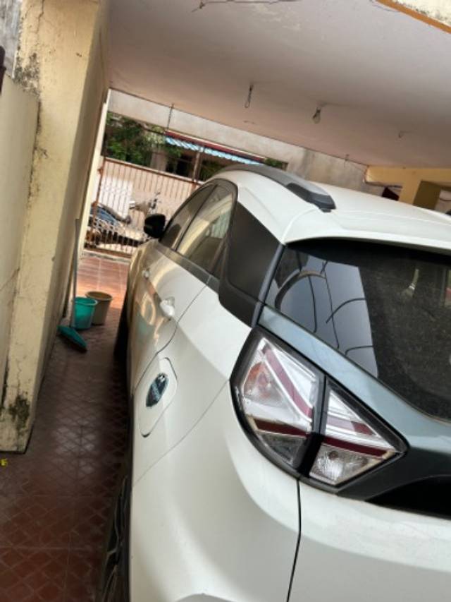 https://images10.gaadi.com/usedgaadi-sellcar/UsedCar/e5236625a/4e9868f6-532e-4c9a-92b9-409464266a14.jpeg?imwidth=6402