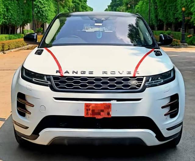https://images10.gaadi.com/usedgaadi-sellcar/UsedCar/e52368f8a/579e280c-9c5f-4d9b-a13e-f2db271e5dc6.jpg?imwidth=6400