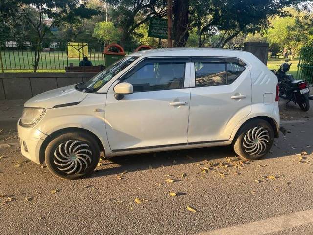 https://images10.gaadi.com/usedgaadi-sellcar/UsedCar/e5238ceca/25f65252-8bcb-4b5b-be51-526e10513187.jpeg?imwidth=6401