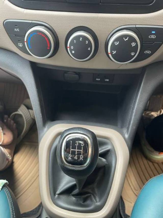 https://images10.gaadi.com/usedgaadi-sellcar/UsedCar/e523939ea/e4e90906-c052-4f3a-a312-57bd0e957c79.jpg?imwidth=6402