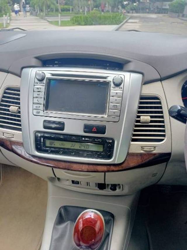 https://images10.gaadi.com/usedgaadi-sellcar/UsedCar/e523a87ca/d296436b-af40-481b-96a0-31ccc617d87c.jpg?imwidth=6401