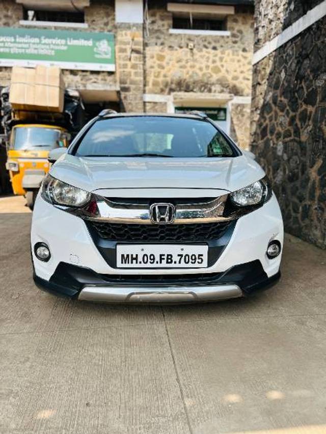 https://images10.gaadi.com/usedgaadi-sellcar/UsedCar/e523ac6ca/9f850689-3ca0-4d94-9120-f8558cef513e.jpg?imwidth=6401