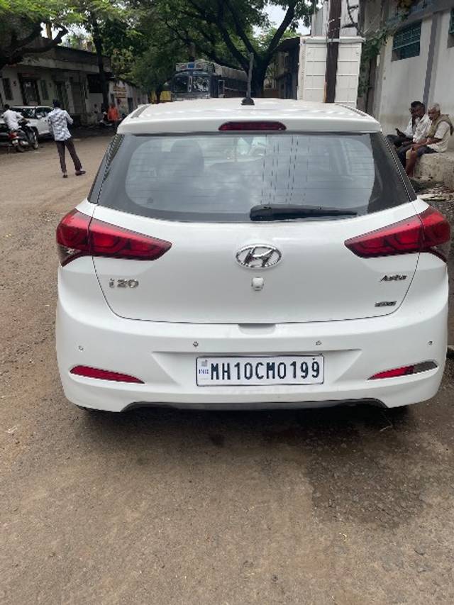 https://images10.gaadi.com/usedgaadi-sellcar/UsedCar/e523e8cda/e3577bb7-b010-48e6-81d7-61f6ca92bbc0.jpg?imwidth=6401
