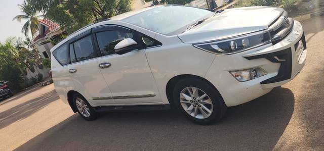 https://images10.gaadi.com/usedgaadi-sellcar/UsedCar/e524021ea/96746704-4335-4351-8f65-ebbec3ff089f.jpg?imwidth=6400