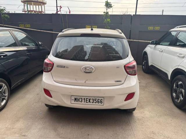 https://images10.gaadi.com/usedgaadi-sellcar/UsedCar/e5243704a/0b3b0088-e9db-43da-9715-dd9d94c23aa6.jpg?imwidth=6400
