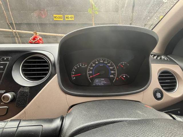 https://images10.gaadi.com/usedgaadi-sellcar/UsedCar/e5243704a/0b7e206e-23f6-4701-8a66-210a04f62602.jpg?imwidth=6401