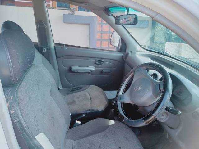 https://images10.gaadi.com/usedgaadi-sellcar/UsedCar/e5244d9ea/9171b9ef-ce4e-4f9c-a48b-ff32df62a8c6.jpg?imwidth=6402