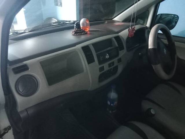 https://images10.gaadi.com/usedgaadi-sellcar/UsedCar/e5252f1ea/179acfd2-1e82-4238-862b-941b9deaa6ef.jpg?imwidth=6402
