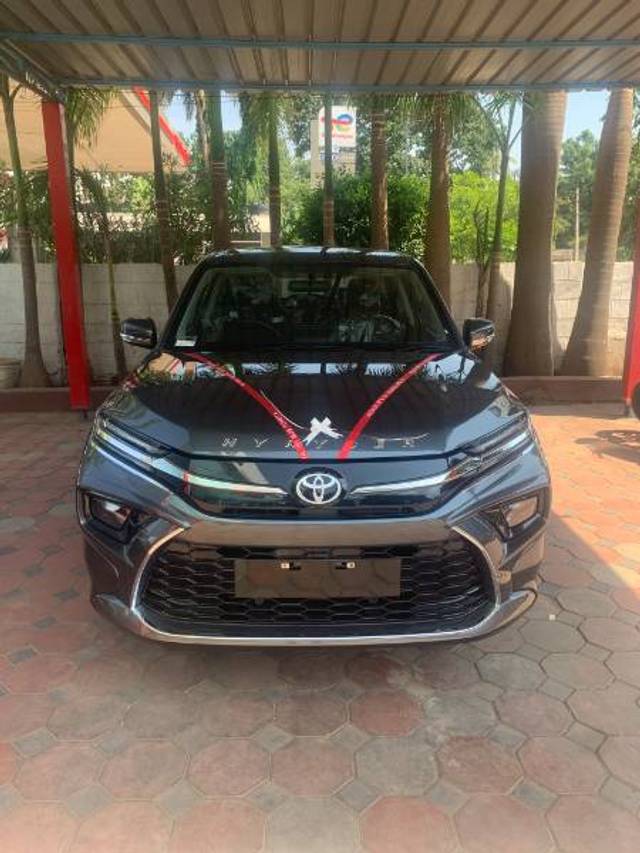 https://images10.gaadi.com/usedgaadi-sellcar/UsedCar/e5254ecaa/114b5082-cbb2-4552-a24f-692b2c64a940.jpg?imwidth=6400