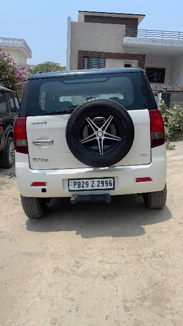 https://images10.gaadi.com/usedgaadi-sellcar/UsedCar/e52575eca/81ea7f3e-020e-4eb4-9c30-1f7aebe330d6.jpeg?imwidth=6402