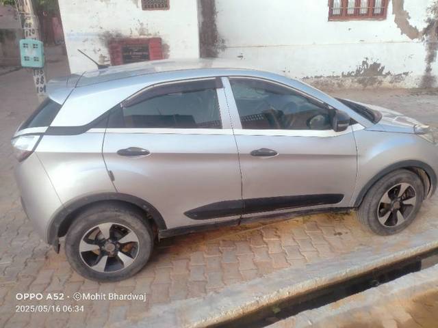 https://images10.gaadi.com/usedgaadi-sellcar/UsedCar/e5259b45a/14125678-d3a5-4faf-b865-ee30070e9b9a.jpg?imwidth=6402