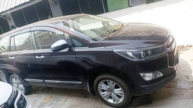 https://images10.gaadi.com/usedgaadi-sellcar/UsedCar/e525dc6ba/6c349520-fd2f-48af-90fd-750daef163ca.jpeg?imwidth=6400