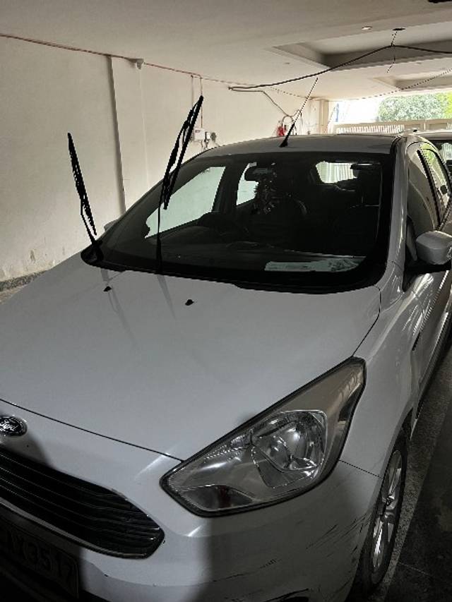 https://images10.gaadi.com/usedgaadi-sellcar/UsedCar/e525e7bba/22650893-1c7f-49ab-94ff-d8ff68c738d6.jpeg?imwidth=6400