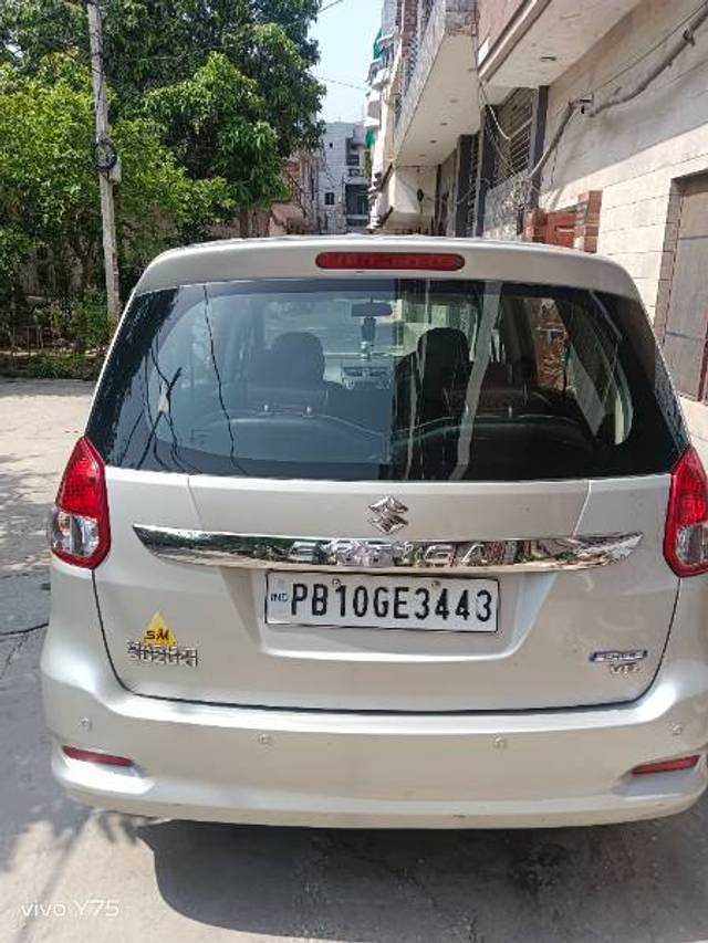 https://images10.gaadi.com/usedgaadi-sellcar/UsedCar/e5267427a/013cd062-3298-4f46-9fdd-6c395f4961c8.jpg?imwidth=6402