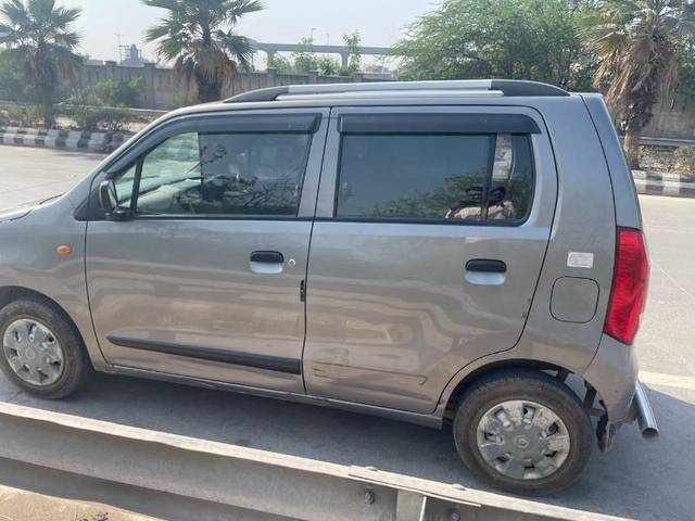 https://images10.gaadi.com/usedgaadi-sellcar/UsedCar/e526834da/97fc4b68-438f-496a-9563-462266d3a967.jpeg?imwidth=6401