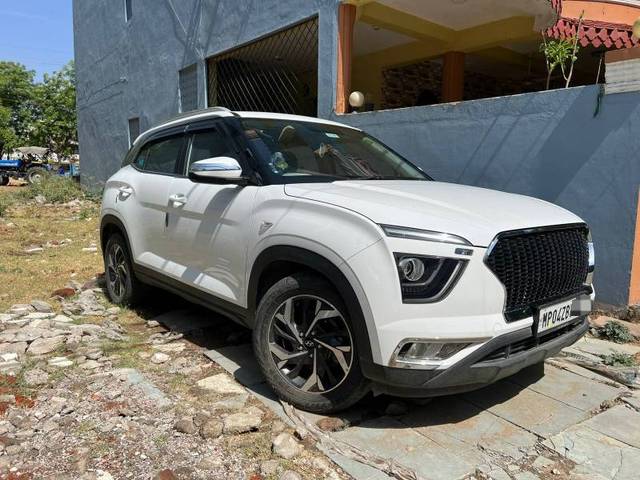 https://images10.gaadi.com/usedgaadi-sellcar/UsedCar/e52688e8a/529006f6-303f-464f-97ba-a8c3e2df3cce.jpg?imwidth=6400