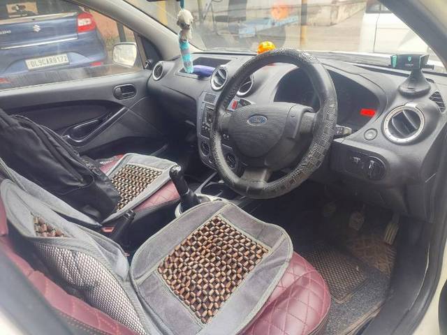 https://images10.gaadi.com/usedgaadi-sellcar/UsedCar/e526a17fa/3873dc6f-5c84-46fc-8678-75c9f1294db5.jpg?imwidth=6402