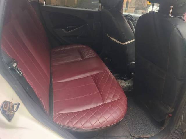 https://images10.gaadi.com/usedgaadi-sellcar/UsedCar/e526a17fa/a4a0d163-5be0-464c-81e3-f146115ac419.jpg?imwidth=6401