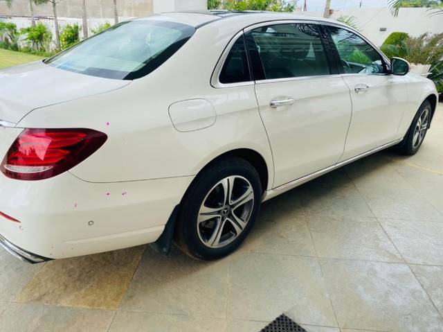 https://images10.gaadi.com/usedgaadi-sellcar/UsedCar/e526b3d8a/1cdcebfc-2ad1-4e68-8fb4-13d844a5489f.jpeg?imwidth=6402