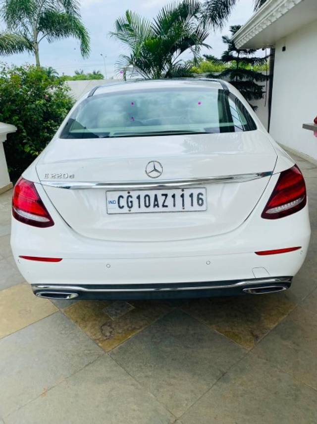 https://images10.gaadi.com/usedgaadi-sellcar/UsedCar/e526b3d8a/2d5adafb-2c96-47aa-88d8-027317a69ada.jpeg?imwidth=6401