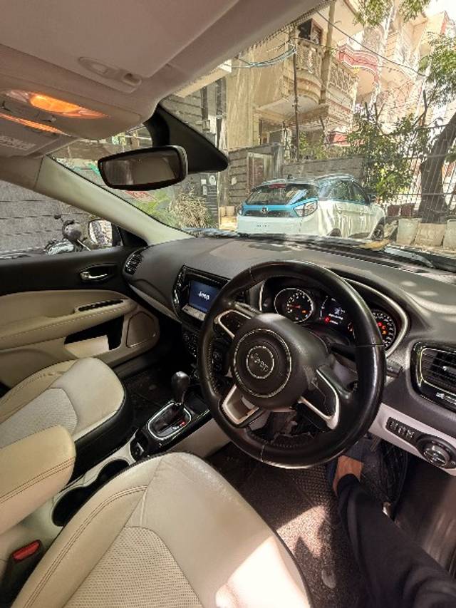https://images10.gaadi.com/usedgaadi-sellcar/UsedCar/e526b530a/b327b957-1305-4d79-ac2d-bb6c293f015a.jpeg?imwidth=6402