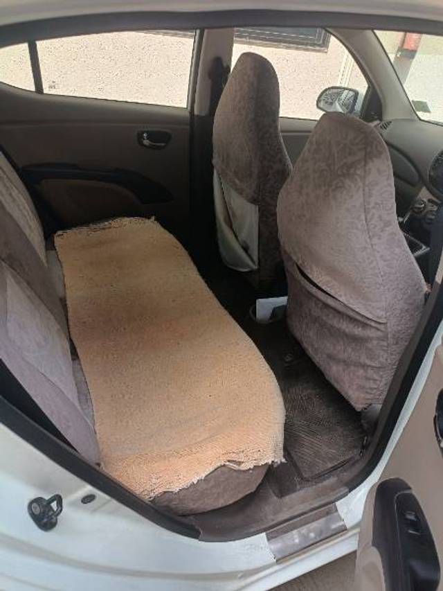 https://images10.gaadi.com/usedgaadi-sellcar/UsedCar/e526db6ca/ef5c234a-b31c-48e0-a227-6ff1bb561535.jpg?imwidth=6401