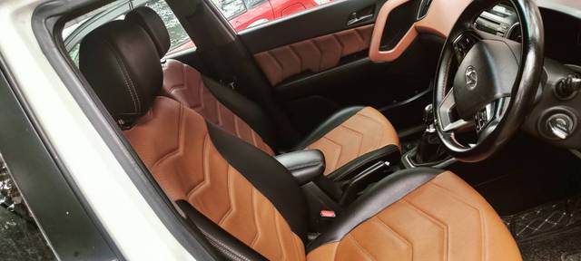 https://images10.gaadi.com/usedgaadi-sellcar/UsedCar/e526dcf3a/4aa06e91-9986-40fb-bb6e-570961d7f50b.jpg?imwidth=6401