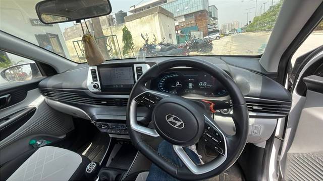 https://images10.gaadi.com/usedgaadi-sellcar/UsedCar/e526ed01a/6f8e9fa2-7c34-48cd-9ba3-4b9989957303.jpg?imwidth=6401