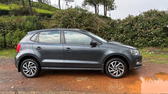 https://images10.gaadi.com/usedgaadi-sellcar/UsedCar/e5275484a/086dc6f4-ad6e-4a79-9c92-415a3e350b9a.jpeg?imwidth=6401