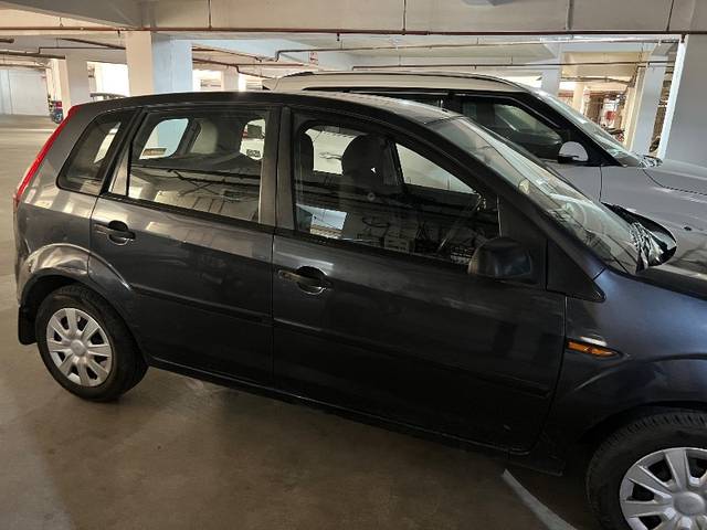 https://images10.gaadi.com/usedgaadi-sellcar/UsedCar/e52758d2a/42bf0cb3-c4db-45eb-932b-0fbaa3d36208.jpeg?imwidth=6401