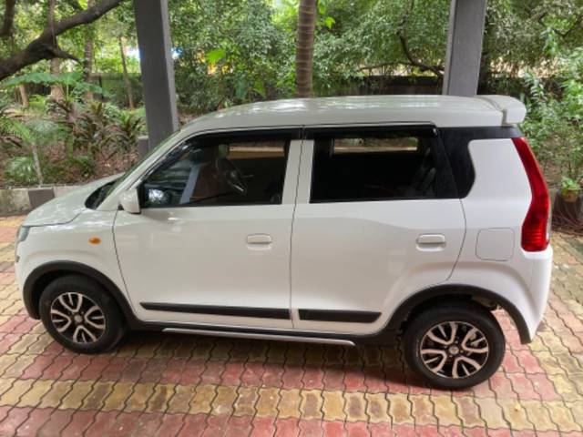 https://images10.gaadi.com/usedgaadi-sellcar/UsedCar/e5275dbda/5274ce65-bcd9-4e66-a0ee-18394b2d6c86.jpeg?imwidth=6402