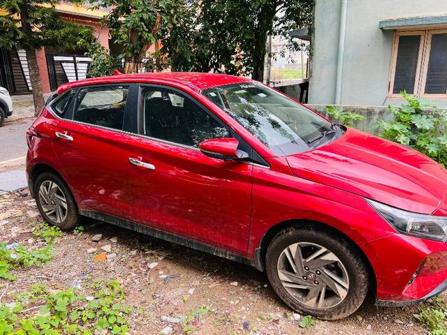 https://images10.gaadi.com/usedgaadi-sellcar/UsedCar/e52785e1a/8a46cfad-84b9-4baa-bc1a-0061adb8d39d.jpeg?imwidth=6400