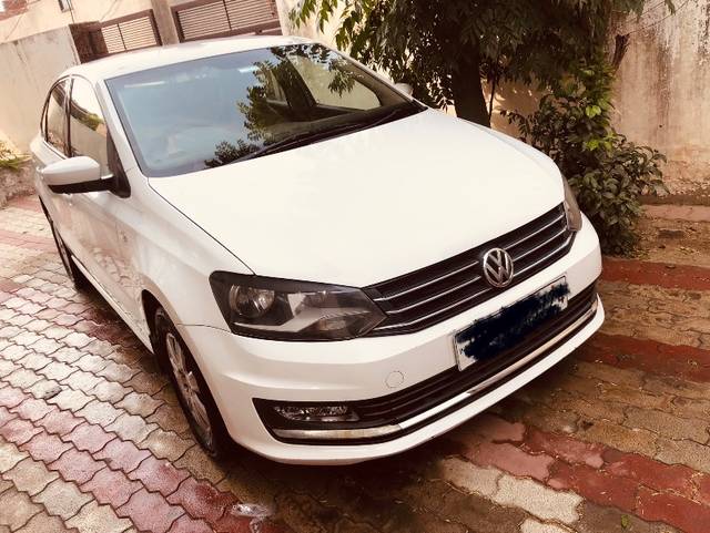 https://images10.gaadi.com/usedgaadi-sellcar/UsedCar/e5278a89a/2e23a124-4d5a-4265-ab6b-69b272973493.jpeg?imwidth=6400