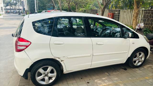 https://images10.gaadi.com/usedgaadi-sellcar/UsedCar/e5279d55a/31f60edb-f56e-4998-93d2-a0df6ca25864.jpeg?imwidth=6401