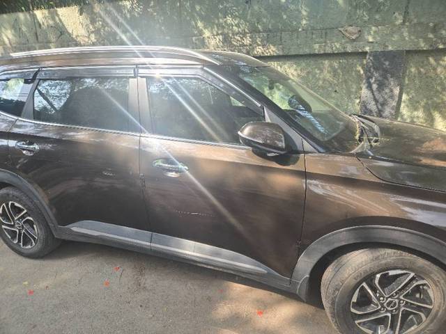 https://images10.gaadi.com/usedgaadi-sellcar/UsedCar/e527d357a/efb47dd6-9314-4a78-948a-aa05c0de3175.jpg?imwidth=6402