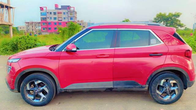 https://images10.gaadi.com/usedgaadi-sellcar/UsedCar/e527ff31a/7d5836ba-8f3c-4935-b8d7-55625b0e269a.jpg?imwidth=6402