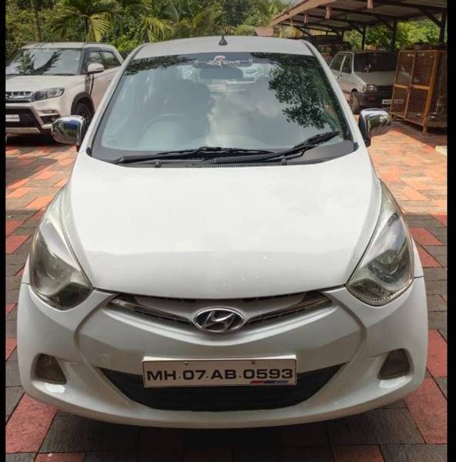 https://images10.gaadi.com/usedgaadi-sellcar/UsedCar/e5282282a/f0dfcfc8-cafb-450f-80b1-59b1603d1ff4.jpg?imwidth=6400