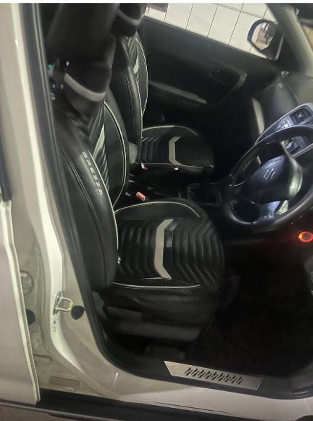 https://images10.gaadi.com/usedgaadi-sellcar/UsedCar/e528443da/5b19c59b-018d-42ae-92be-f35164b7e299.jpeg?imwidth=6402