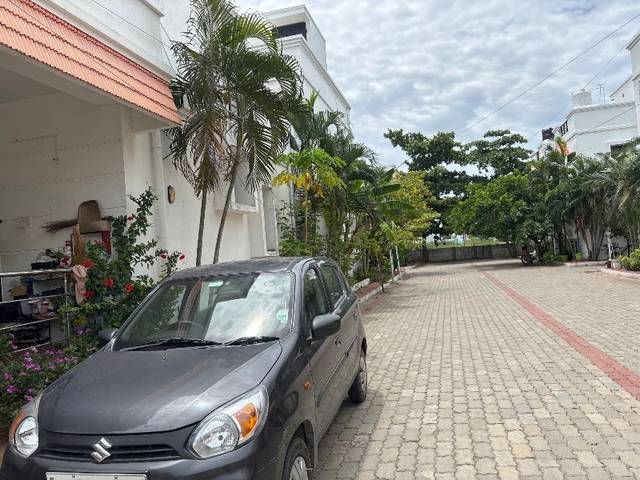 https://images10.gaadi.com/usedgaadi-sellcar/UsedCar/e5284464a/a7dcf628-83cd-4d58-8576-60a2f256c6b2.jpg?imwidth=6400