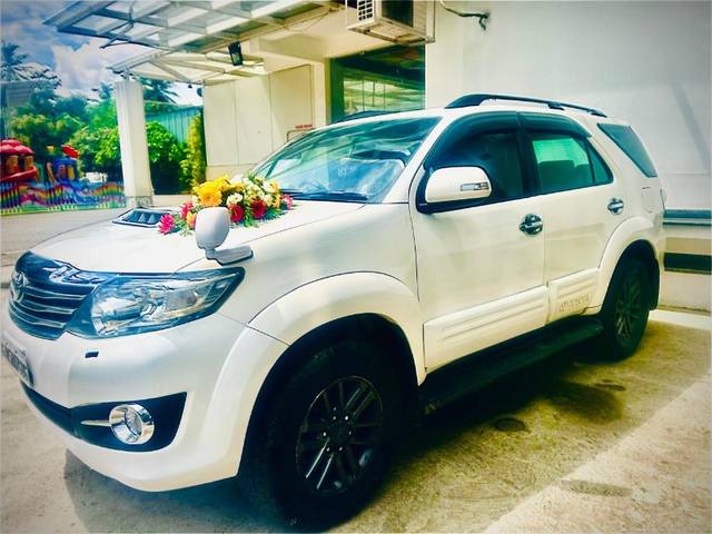 https://images10.gaadi.com/usedgaadi-sellcar/UsedCar/e5284612a/1041bd7a-b42b-45b3-9c1d-66e0c1dfb4be.jpeg?imwidth=6401