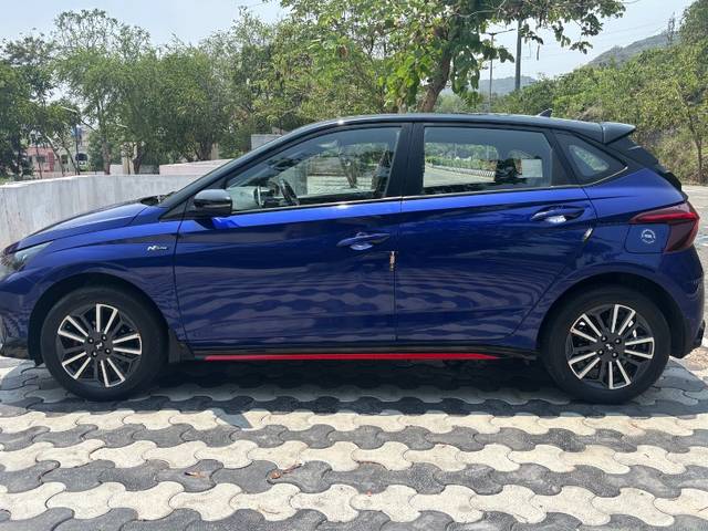 https://images10.gaadi.com/usedgaadi-sellcar/UsedCar/e528d00ba/9e02c964-3ae7-478b-a107-c92afe5b9bfa.jpeg?imwidth=6402