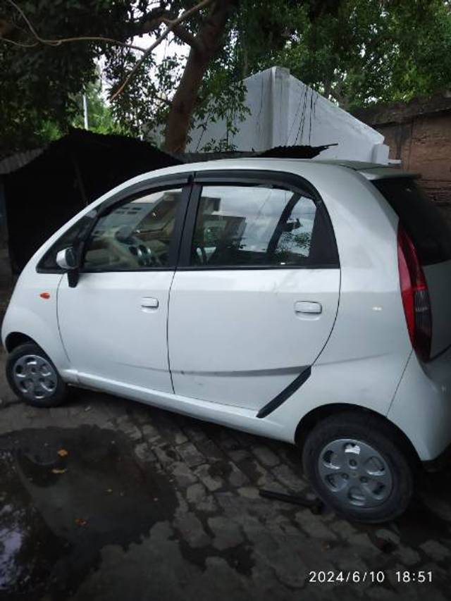 https://images10.gaadi.com/usedgaadi-sellcar/UsedCar/e528eb08a/7c172fcb-98bb-40ac-a003-bc39330852b6.jpg?imwidth=6401
