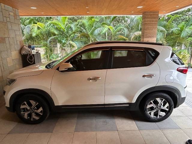 https://images10.gaadi.com/usedgaadi-sellcar/UsedCar/e5290e56a/45438afb-6369-43cb-a417-93295169186c.jpeg?imwidth=6400