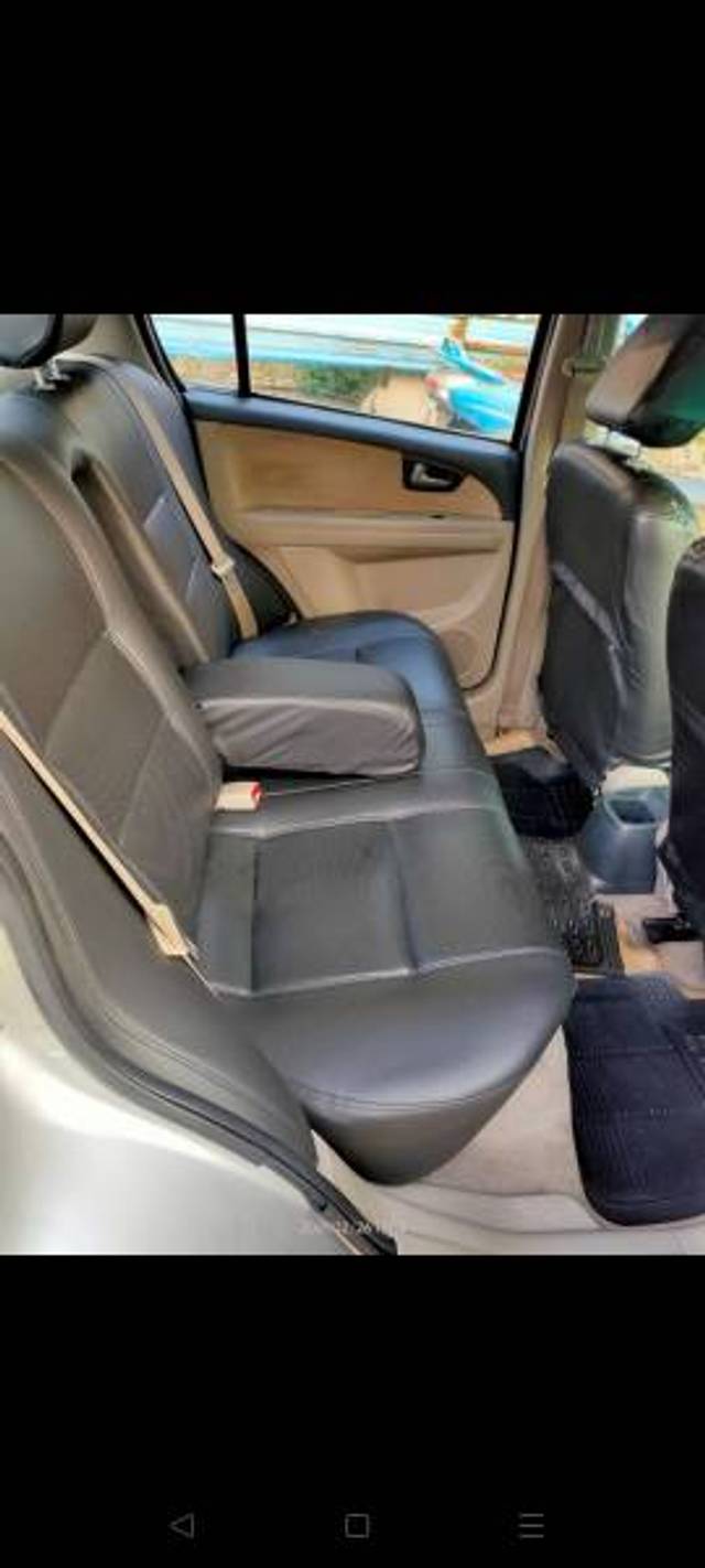 https://images10.gaadi.com/usedgaadi-sellcar/UsedCar/e5292b95a/52c13293-691a-4e33-9811-637937375aa4.jpg?imwidth=6402