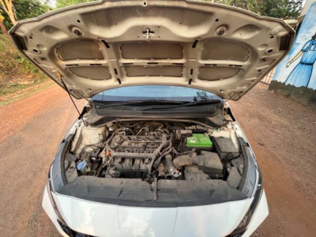 https://images10.gaadi.com/usedgaadi-sellcar/UsedCar/e5295946a/0cd64058-08c8-4312-8b7d-412831f9b3c7.jpeg?imwidth=6401