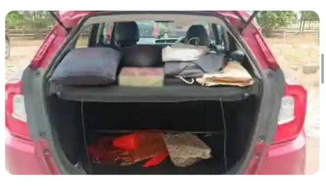 https://images10.gaadi.com/usedgaadi-sellcar/UsedCar/e5295d39a/9dbf68f1-8b98-4cff-84d1-a50ee7e8a7ce.jpeg?imwidth=6402